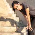 सीढ़ियां चढ़ते वक्त सांस फूलने की समस्या? ये फूड्स देंगे राहत