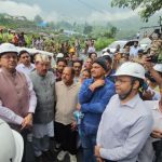 बिगड़े मौसम के बीच पीपलकोटी पहुंचे मुख्यमंत्री पुष्कर सिंह धामी