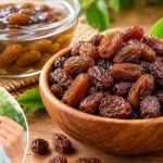 सुबह मुनक्का खाने से शरीर को मिलते हैं कई फायदे, जानें सही मात्रा और तरीका